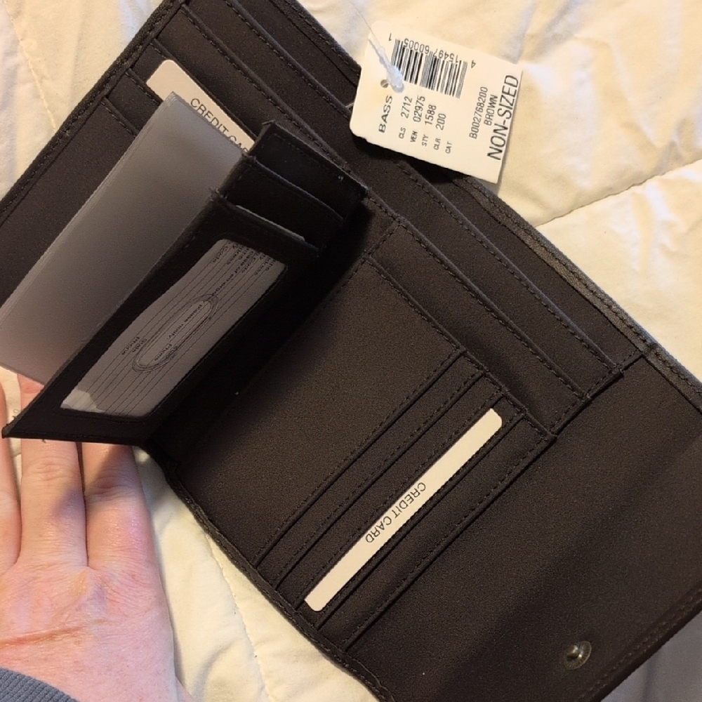 Embossed Brown Wallet - Picture 2 of 3